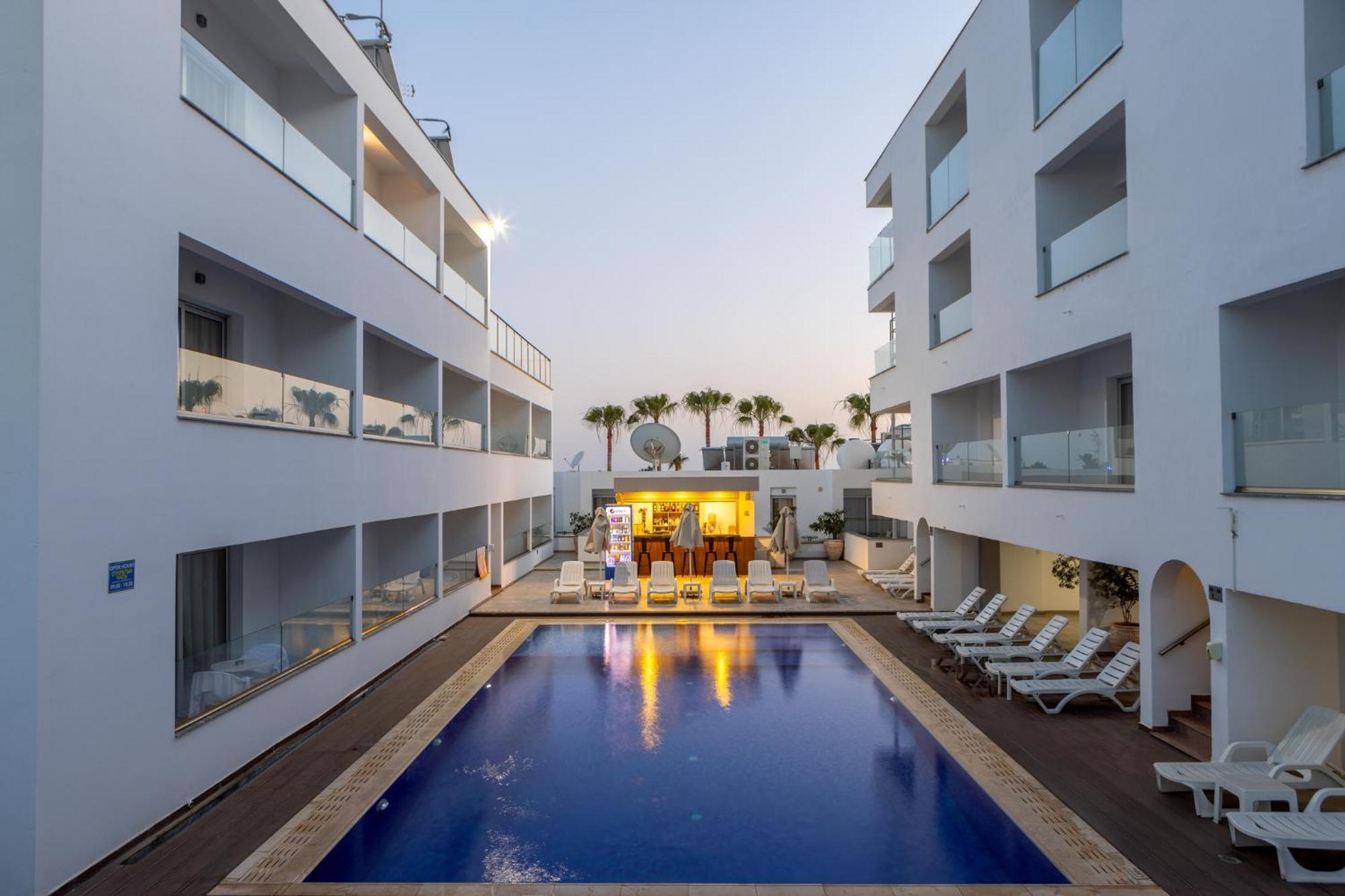 Milea Hotel Ayia Napa Exterior foto